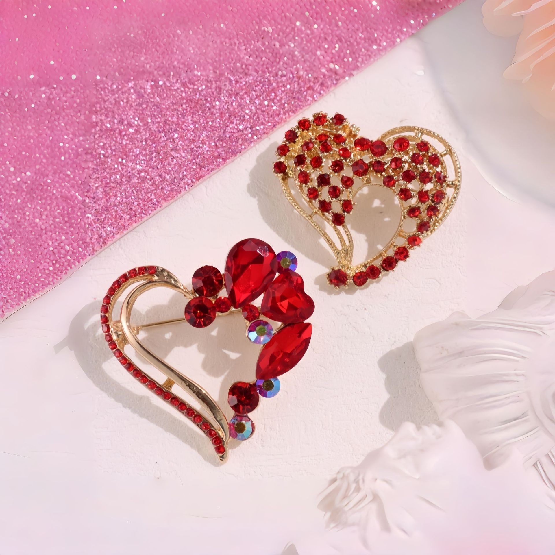 Red Crystal Open Heart Brooch  - огляд і ціна Women'S Formal Day Wear