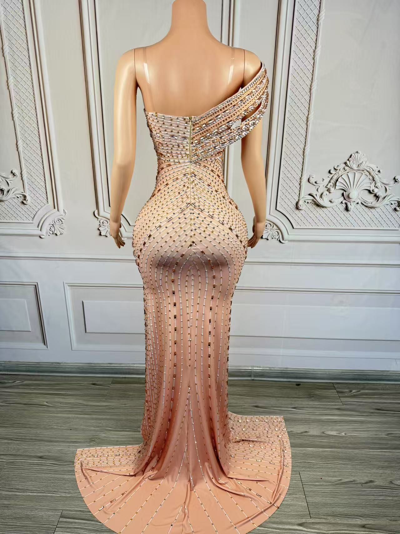 Xiangbin Sparkly Crystals Form - огляд і ціна Women Formal Wear Photoshoot