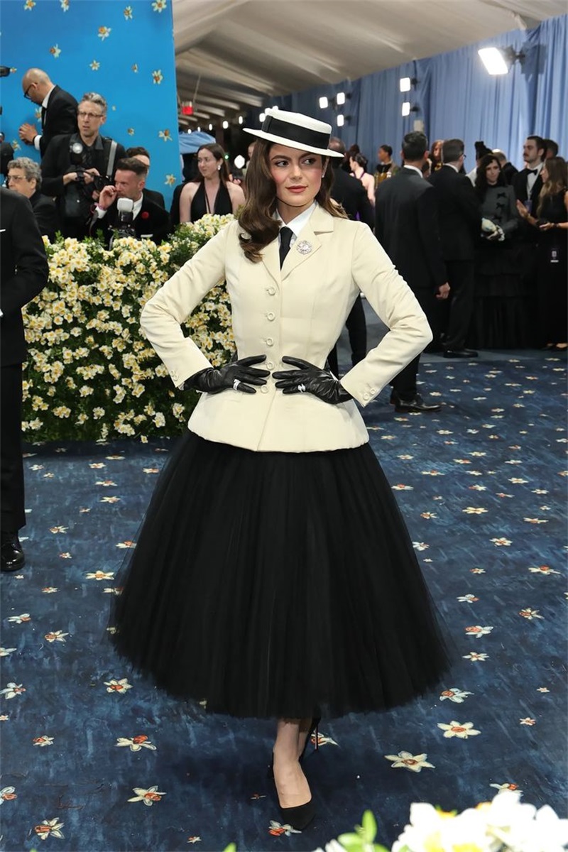 White Women Office Suits Skirt - огляд і ціна Women Formal Wear Black